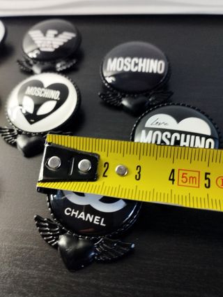 Spilla Love Moschino