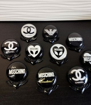 Spilla Love Moschino