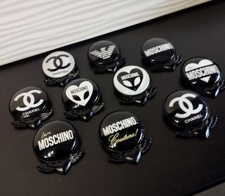 Spilla Love Moschino