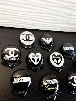 Spilla Love Moschino