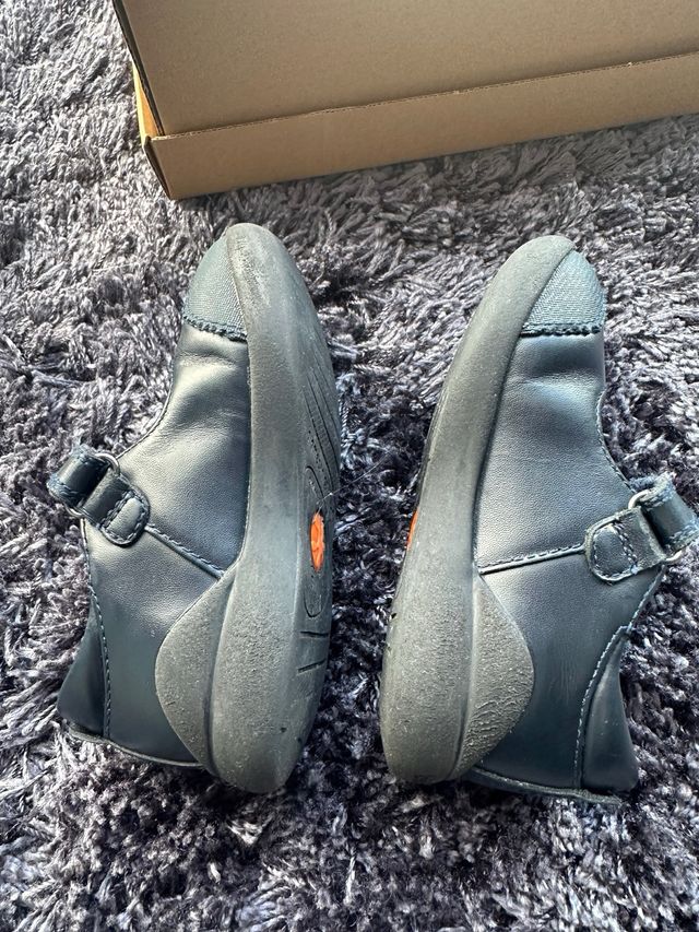 Zapato escolar biomecanics talla 23