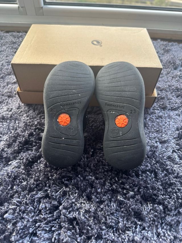 Zapato escolar biomecanics talla 23