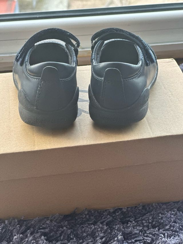 Zapato escolar biomecanics talla 23