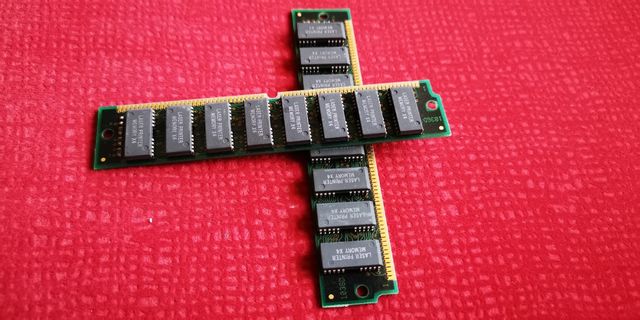 Memoria 64Mb 72 pins. Impresora laser.