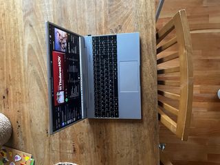 PC Portatil MEDION-16GB RAM 512GB SOLO HASTA 12/09