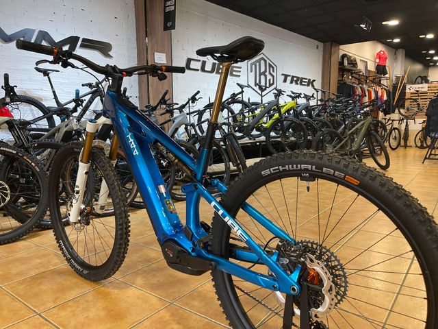 CUBE STEREO HYBRID ONE44 HPC AT