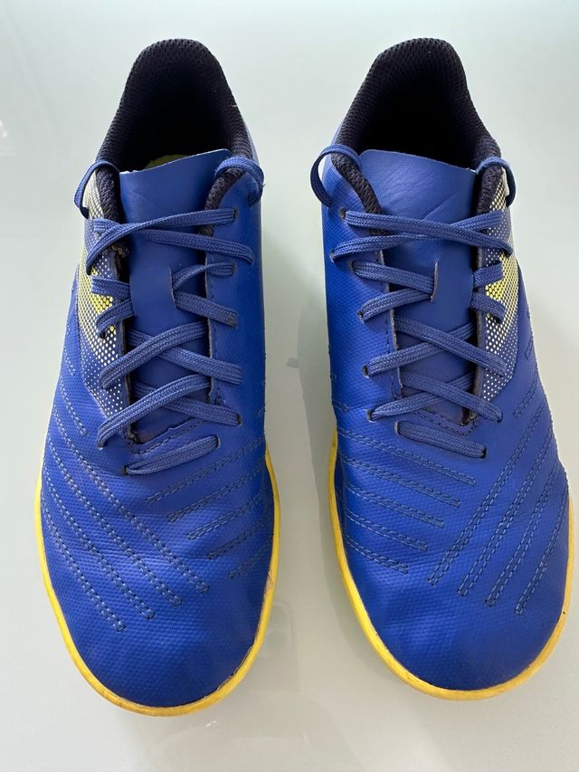 Botas multitaco fútbol T36