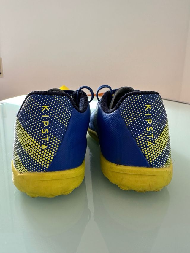 Botas multitaco fútbol T36