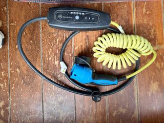 cargador electrico coche Mercedes-Benz