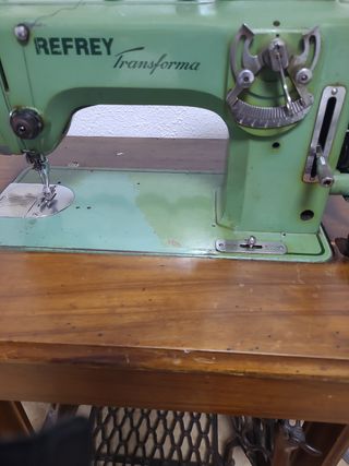 Maquinas de coser Refrey semindustrial con mesa