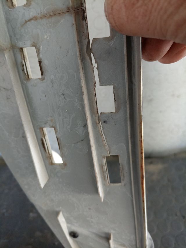 Poggiapiedi e tappetino  vespa s 50 danneggiata