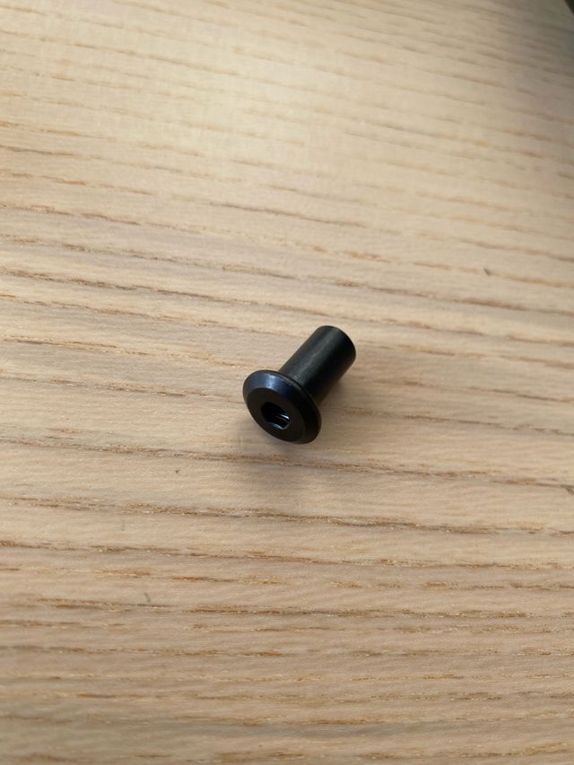 Tornillos y herrajes Stokke Sleepi