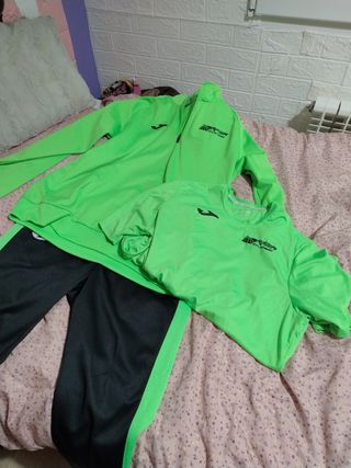 Chándal Joma y camiseta