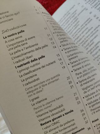 A tavola non si invecchia. Ricette e consigli per una pelle giovane e sana