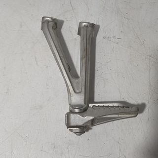 Estribera de pasajero lado izquierdo Honda CBR 650