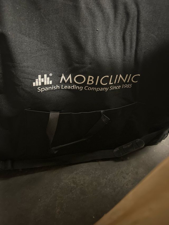 Camiñla de masajes MOBICLINIC