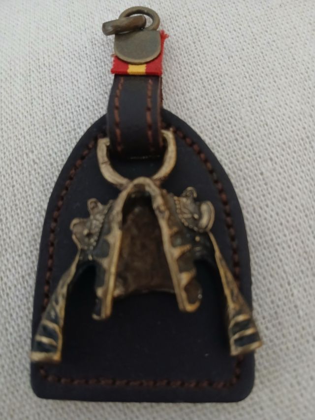 Bellissimo braccialetto e portachiavi toroshopping .co con il