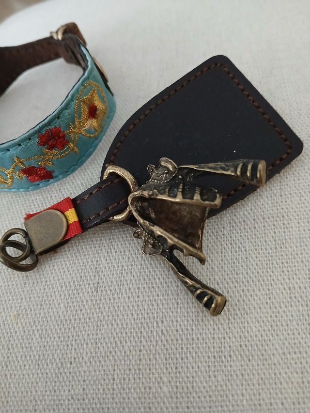 Bellissimo braccialetto e portachiavi toroshopping .co con il