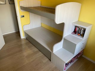 ÚLTIMOS DÍAS! Litera juvenil y mesa. Se puede ver.