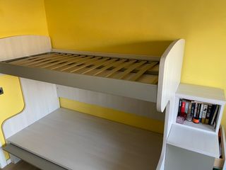 ÚLTIMOS DÍAS! Litera juvenil y mesa. Se puede ver.