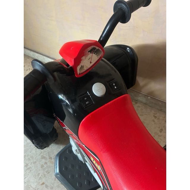 Quad electrico infantil.