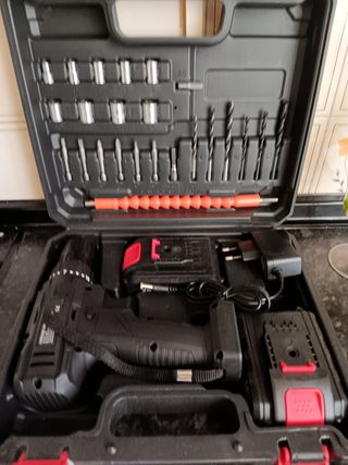 TALADRO de IMPACTO y PISTOLA ATORNILLADORA