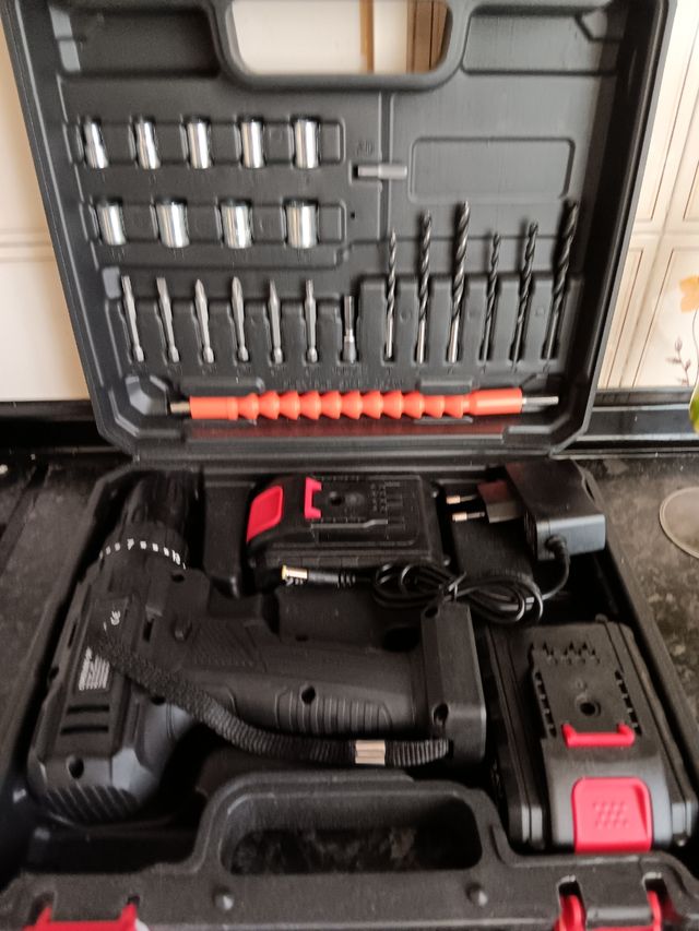 TALADRO ATORNILLADOR y PISTOLA