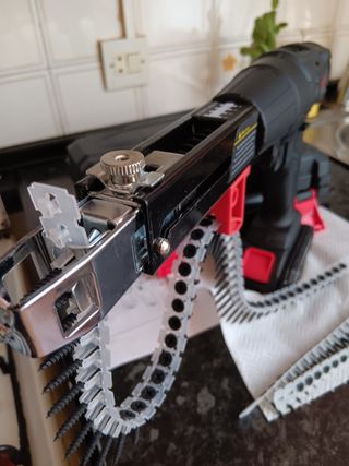 TALADRO de IMPACTO y PISTOLA ATORNILLADORA