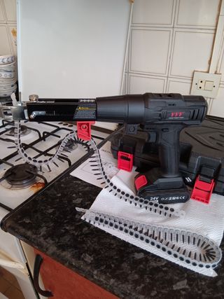 TALADRO de IMPACTO y PISTOLA ATORNILLADORA
