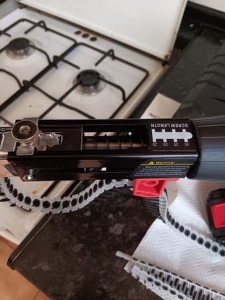 TALADRO de IMPACTO y PISTOLA ATORNILLADORA