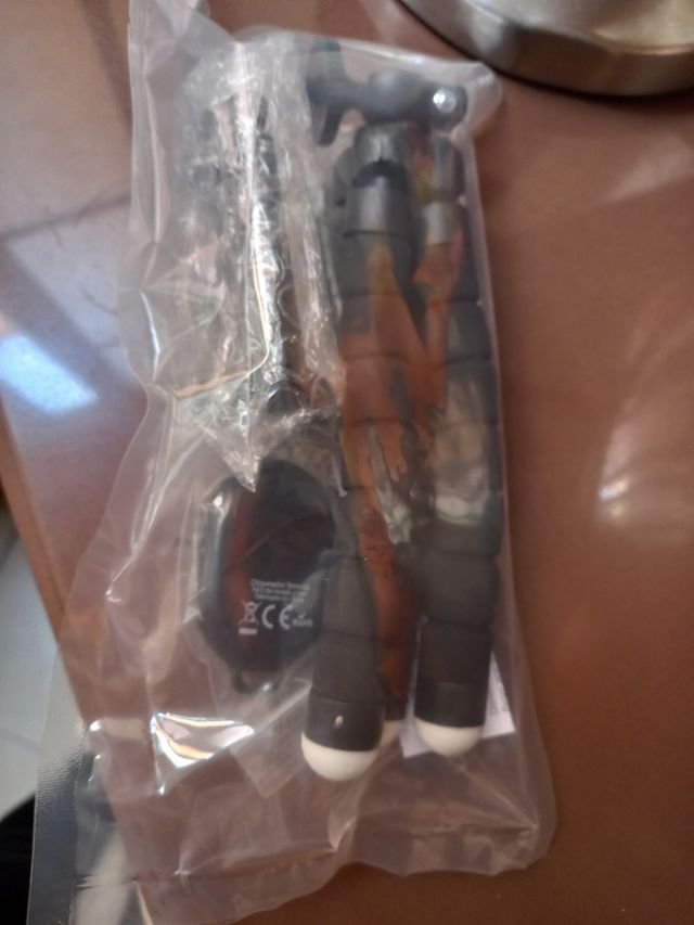 Trípode con disparador remoto. Nuevo!