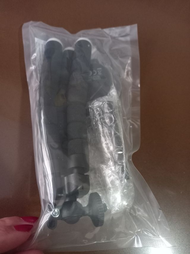 Trípode con disparador remoto. Nuevo!