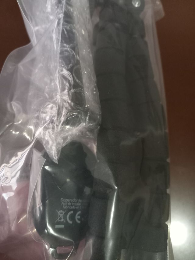 Trípode con disparador remoto. Nuevo!