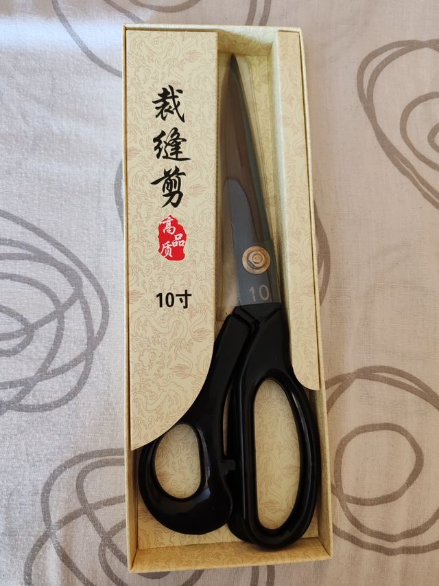 Tijeras costura talla 10