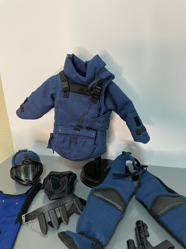 Set di abbigliamento antisommossa 