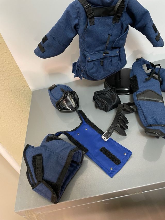 Set di abbigliamento antisommossa 