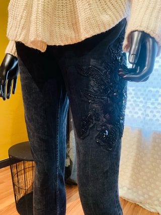 Suéter y pantalones