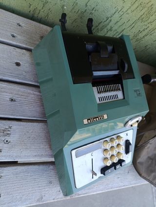 Calcolatrice Olivetti anni '60