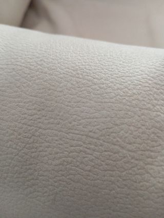 Cama de mascota para sofá y suelo nueva