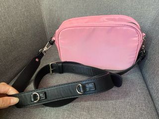 Bolso rosa chicle