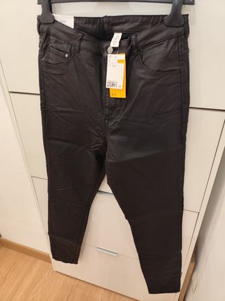 HyM pantalón polipiel 