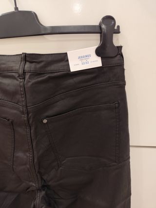 HyM pantalón polipiel 