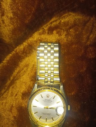 Reloj dorado