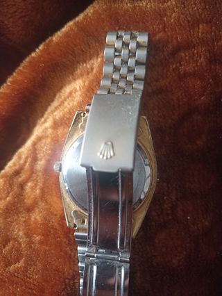 Reloj dorado