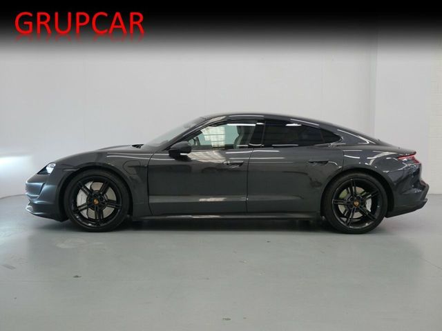 Porsche Taycan TURBO