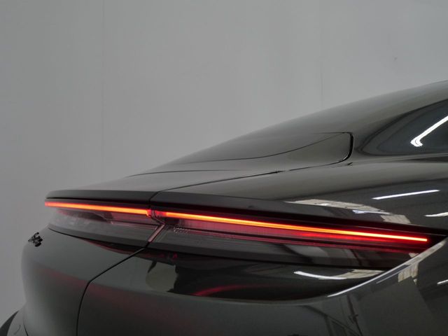 Porsche Taycan TURBO