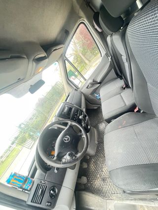 Mercedes-Benz Sprinter 2012