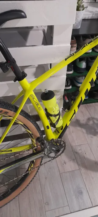 Montanbike scott scale 940 carbono