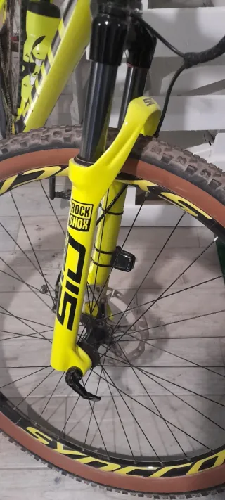 Montanbike scott scale 940 carbono