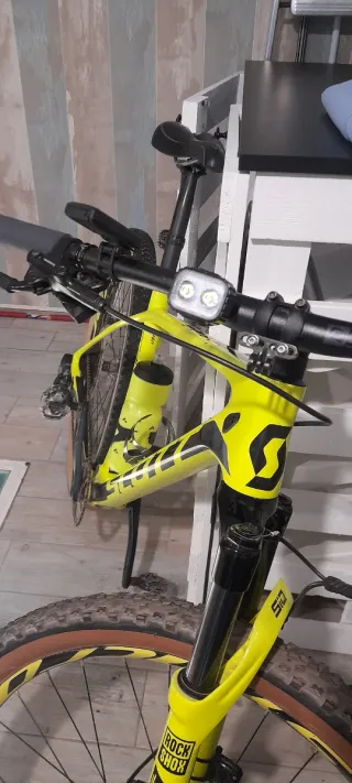 Montanbike scott scale 940 carbono